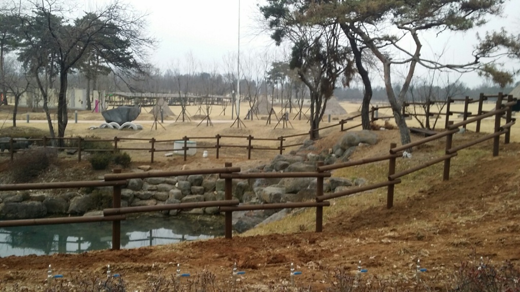 연천군 전곡읍 선사유적지(2단 원주목 휀스)-39-3.jpg