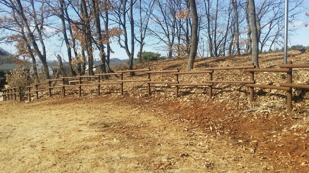 연천군 전곡읍 선사유적지(2단 원주목 휀스)-39-9.jpg