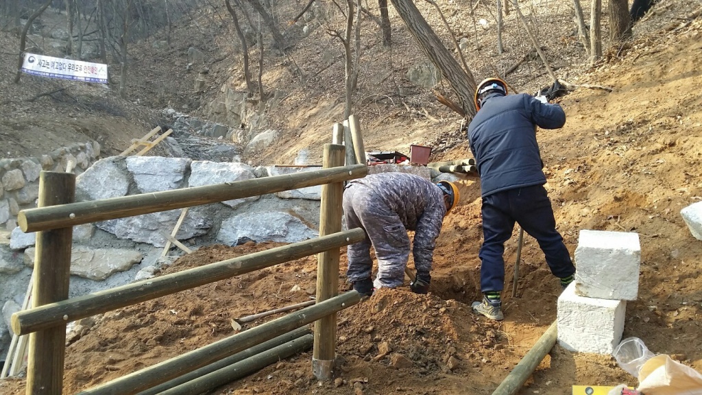 안성시(일죽면) 사방댐 휀스(3단) 설치-45-4.jpg